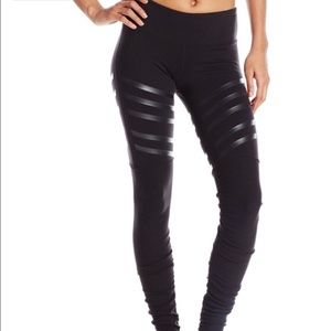 NEW Alo Yoga Goddess leggings